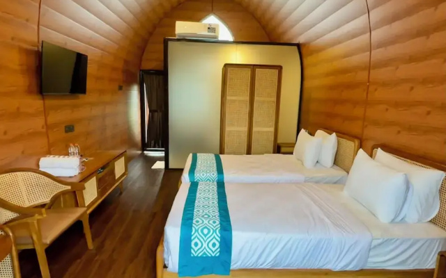 Nirvana Hotel Resort Tetebatu