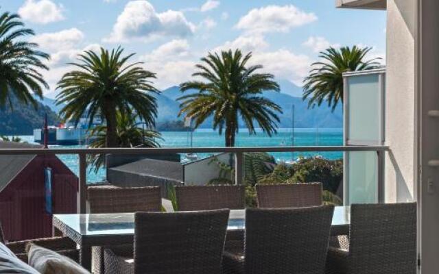 Luxury Waterfront Apartment - Abode No 1