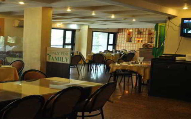 Samraj Hotel