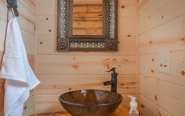 Big Log Lodge 4 Bedroom House