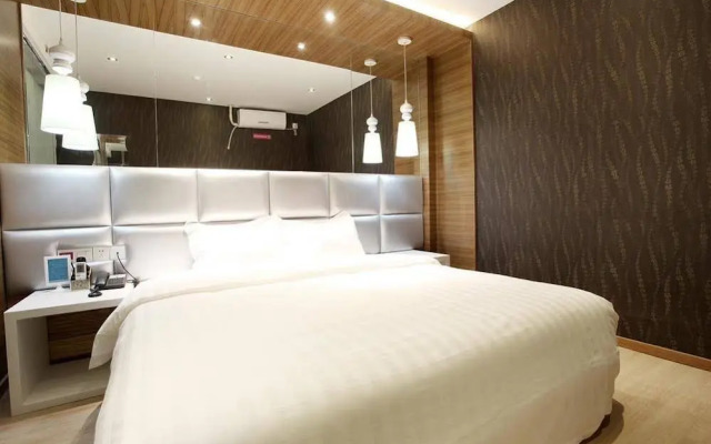 Beijing Heartbeat Theme Hotel