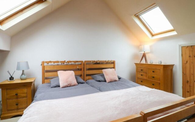 Cute, Remarkable Quirky 2 Bed House in Derby