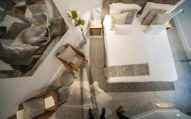 Eleven, Boutique luxury house & garden