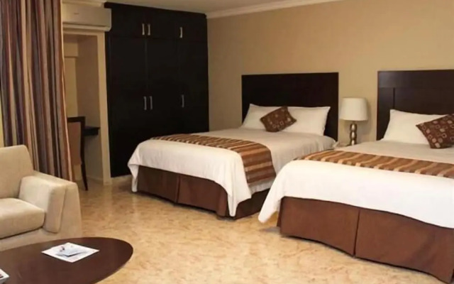 Aparthotel Sevilla Suites