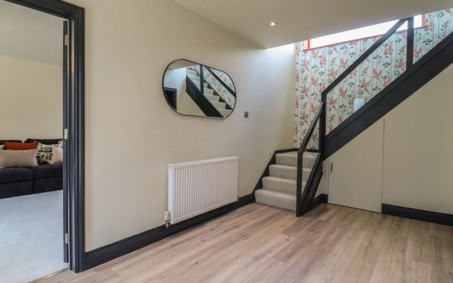 8 Newmarket Road