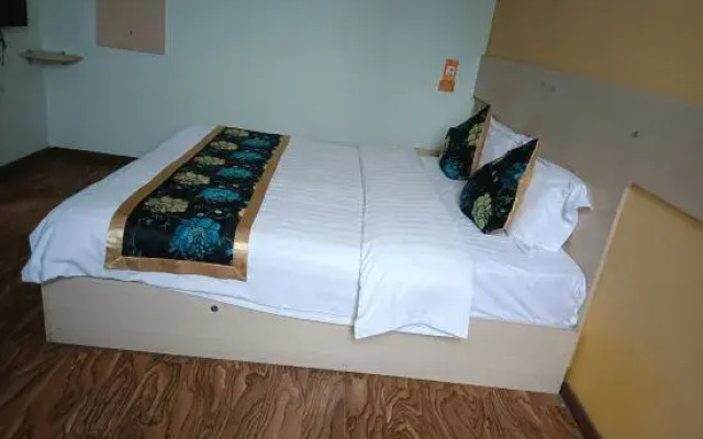 Hello Light Hotel (Jindang Hantan Bridge)