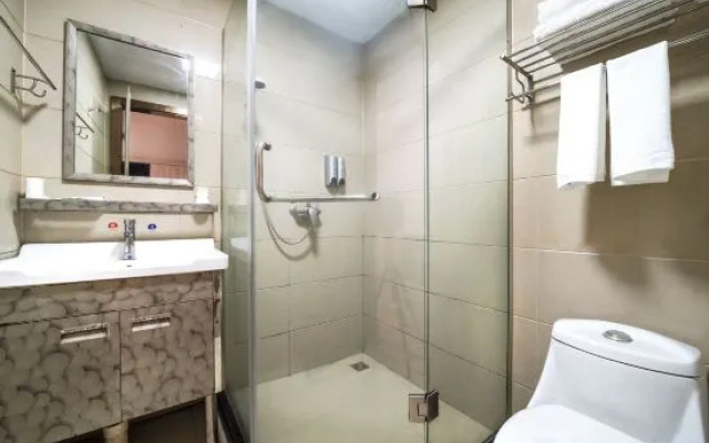 Rain Green Hotel (Shangpu Road, Shanghai)