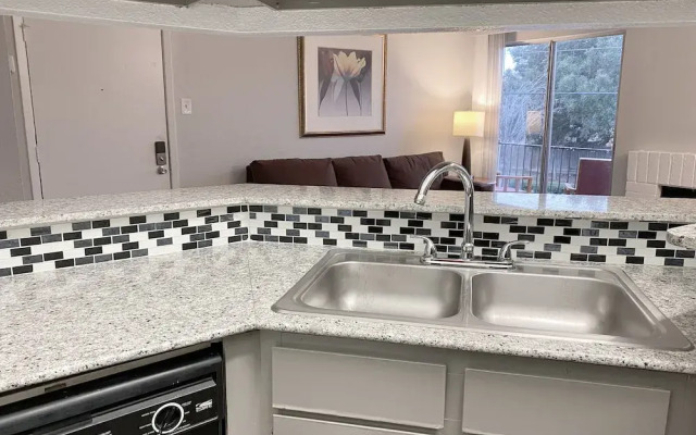 OYO Apartments at Bella Vista
