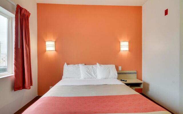 Motel 6 Montgomery, AL - Airport