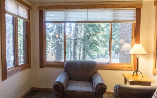 4025 Ski Trails