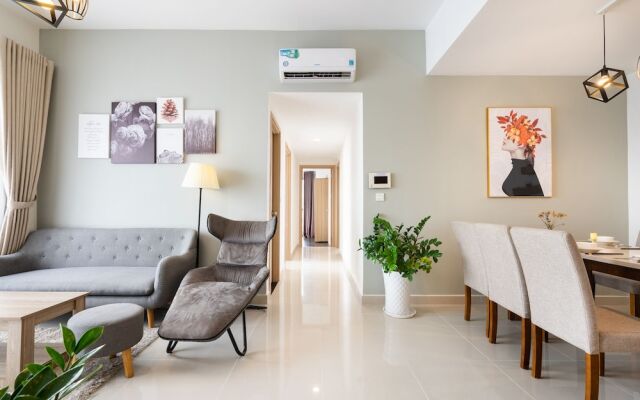 Infinity Pool Signature - Saigon Rivergate