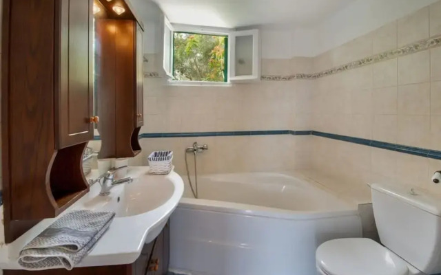 Live the Summer Dream at Gaios Cozy Retreat