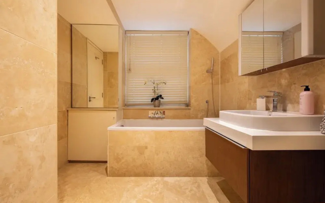 Paddington 7-bed 13-guest Massive House W/patio