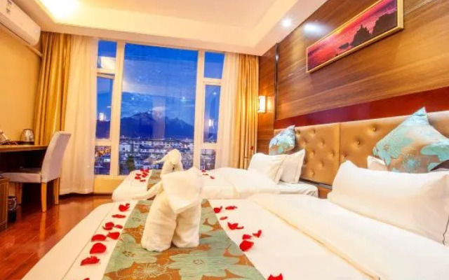Yunting City Hotel (Lijiang Ancient City)