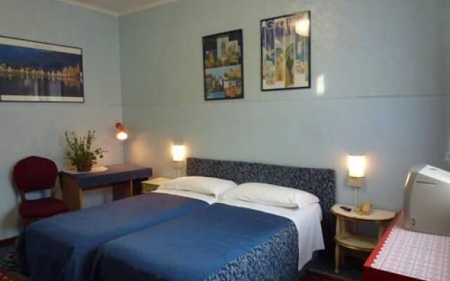 Hotel Junior