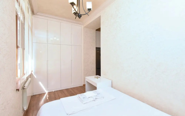 Apartment on Teryan 19