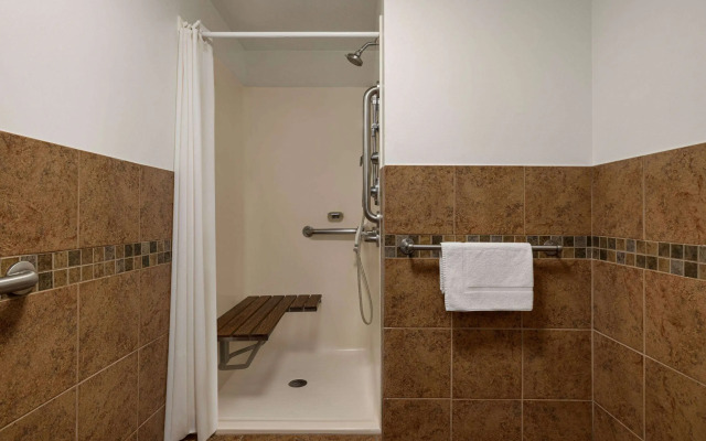 AmericInn by Wyndham Inver Grove Heights Minneapolis