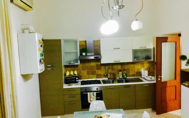 Miseria E Nobilta Apartment