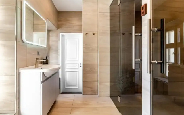 Luxury 2BD apartment in City Center