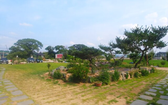 Andong Autumn Fresh Pension