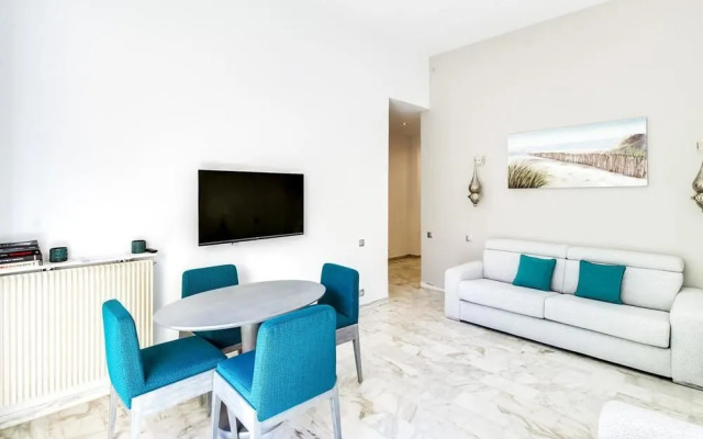 Palais Mire Juan Studio