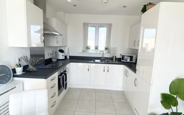 Captivating 1-bed Apartment in Barking