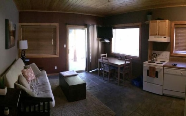 Silver Bullet Inn by Apex Accommodations