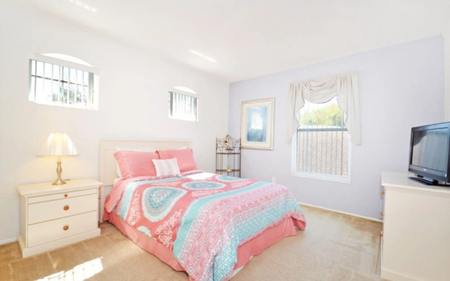 Hampton Lakes 215840