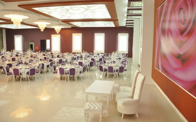 Grand Cinar Hotel