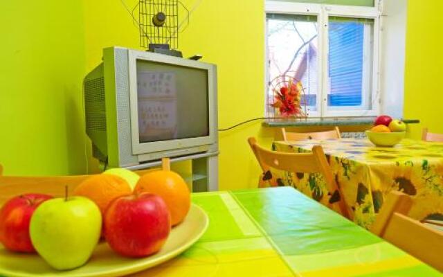 Happy Hostel