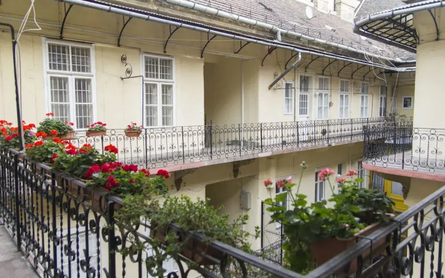 Lovely Apartment by National Museum