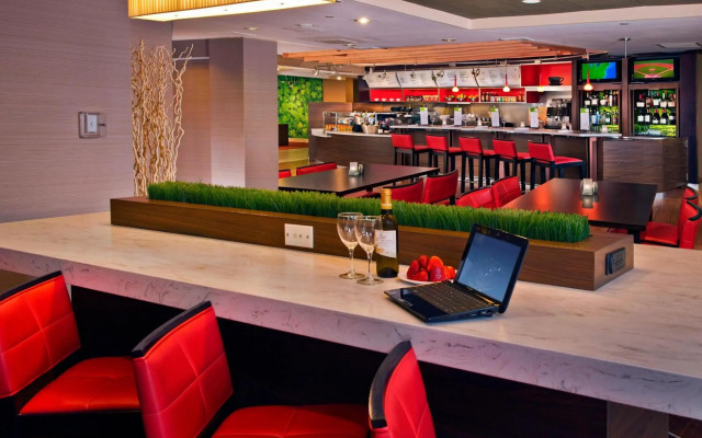 Courtyard by Marriott Long Island MacArthur Airport