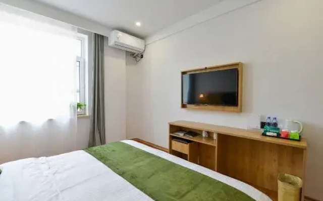 GreenTree Inn Zhixun (Dalian Zhoushuizi Airport Xinzhaizi Metro Station)