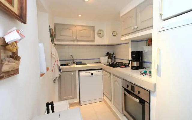 Provencal Villa in the Heart of the Luberon Scrubland