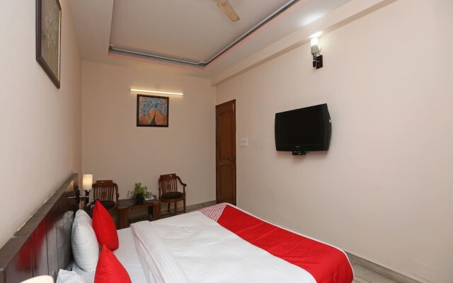 OYO 14390 Hotel Samrat