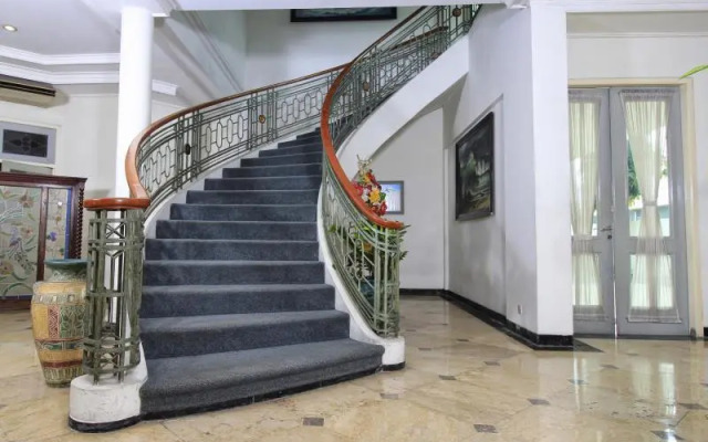 Bandar Narita Hotel