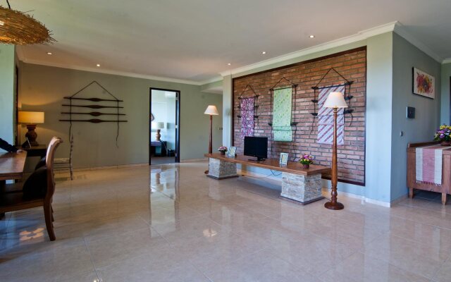 Hidden Hills Villas