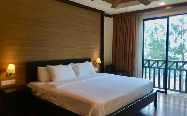 Sunset Seaview Beach Villas & Spa Suites at Nexus Karambunai