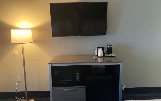 Baymont Inn & Suites by Wyndham Madison