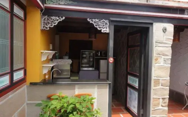 Piano Piano Hostel