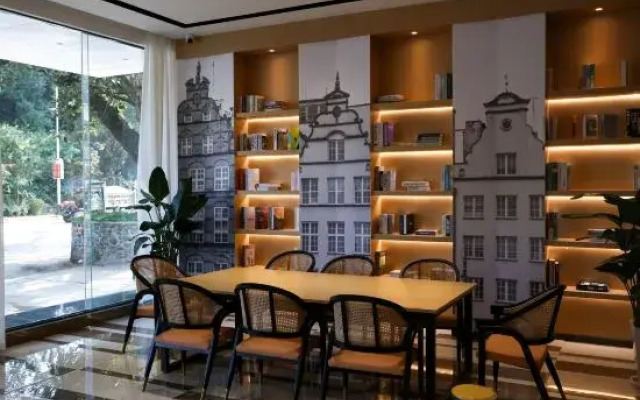 Yingjiang Guanghe Hotel