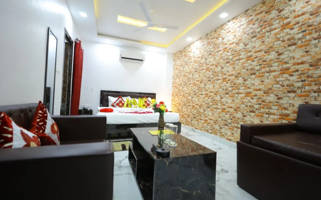 Hotel Rajani Bareilly AC Room