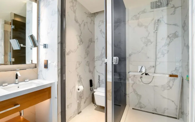 Posh 2 BR in Address Opera Mall Access
