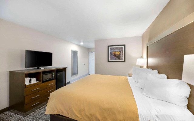 Quality Inn & Suites Carlsbad Caverns Area