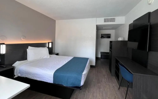 Quality Inn White Lane