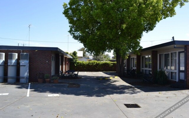 Kardinia Park Motel