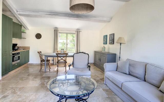 **Lovely Apartment In The Castle Of La Redorte**