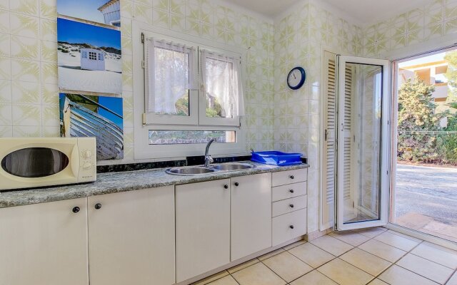 Villa With Pool and air Conditioning