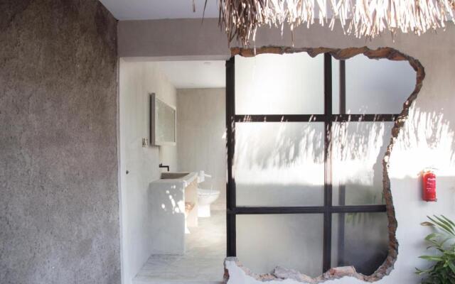 Flores Passport House