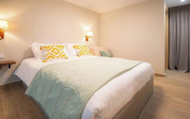Vayas Residences Agora